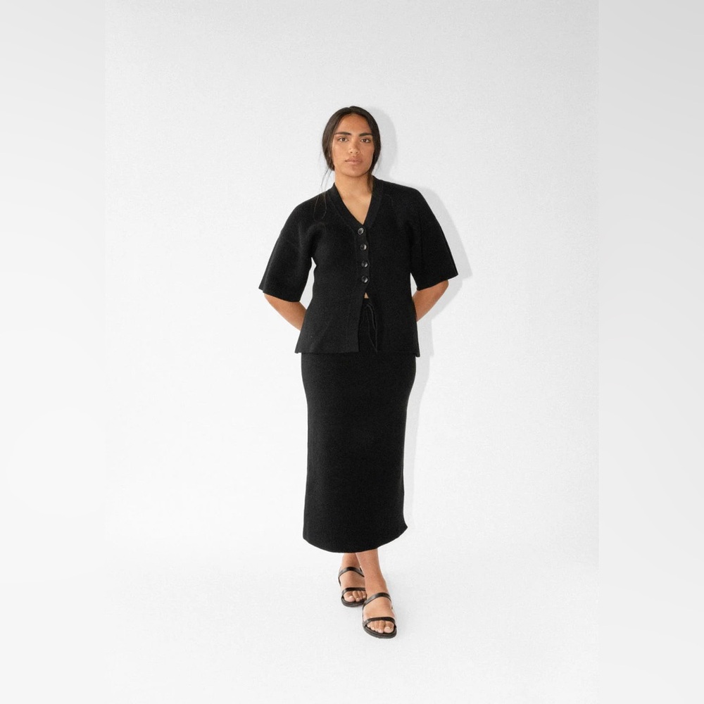 James Street Co. Mari Long Knitted Drawstring Black Midi Skirt - Picture 6 of 6